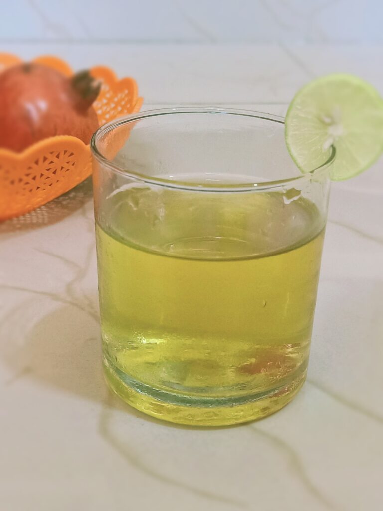 Jameson Green Tea Shot in whisky glass
